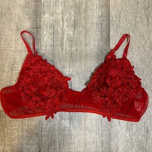 Red Lace Bra size : XL